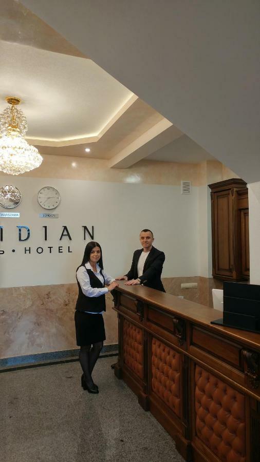Hotel Meridian Brody Bagian luar foto