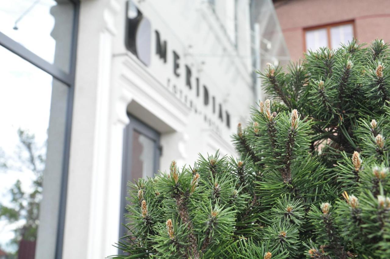 Hotel Meridian Brody Bagian luar foto