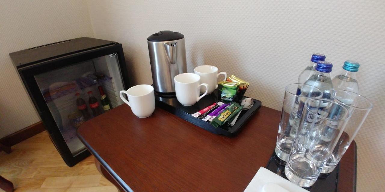 Hotel Meridian Brody Bagian luar foto